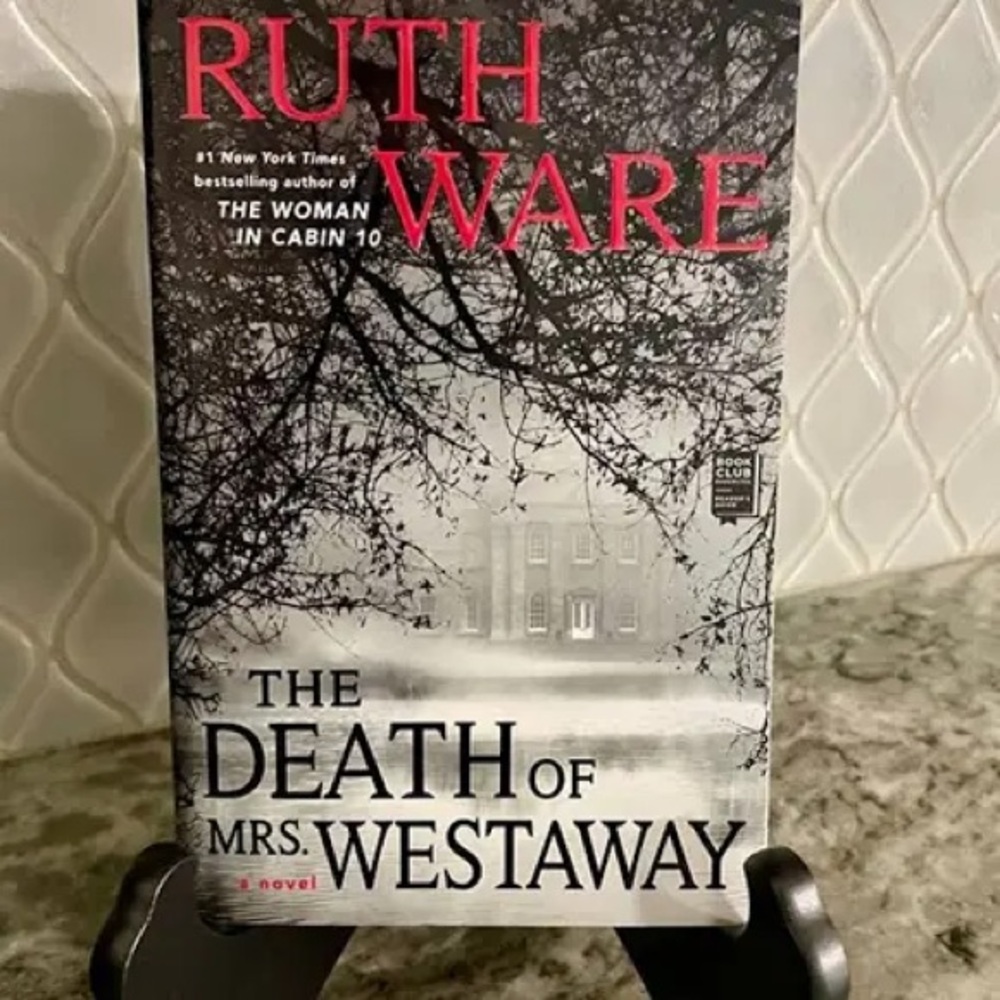 The Death of Mrs Westaway by Ruth Ware (Paperback)